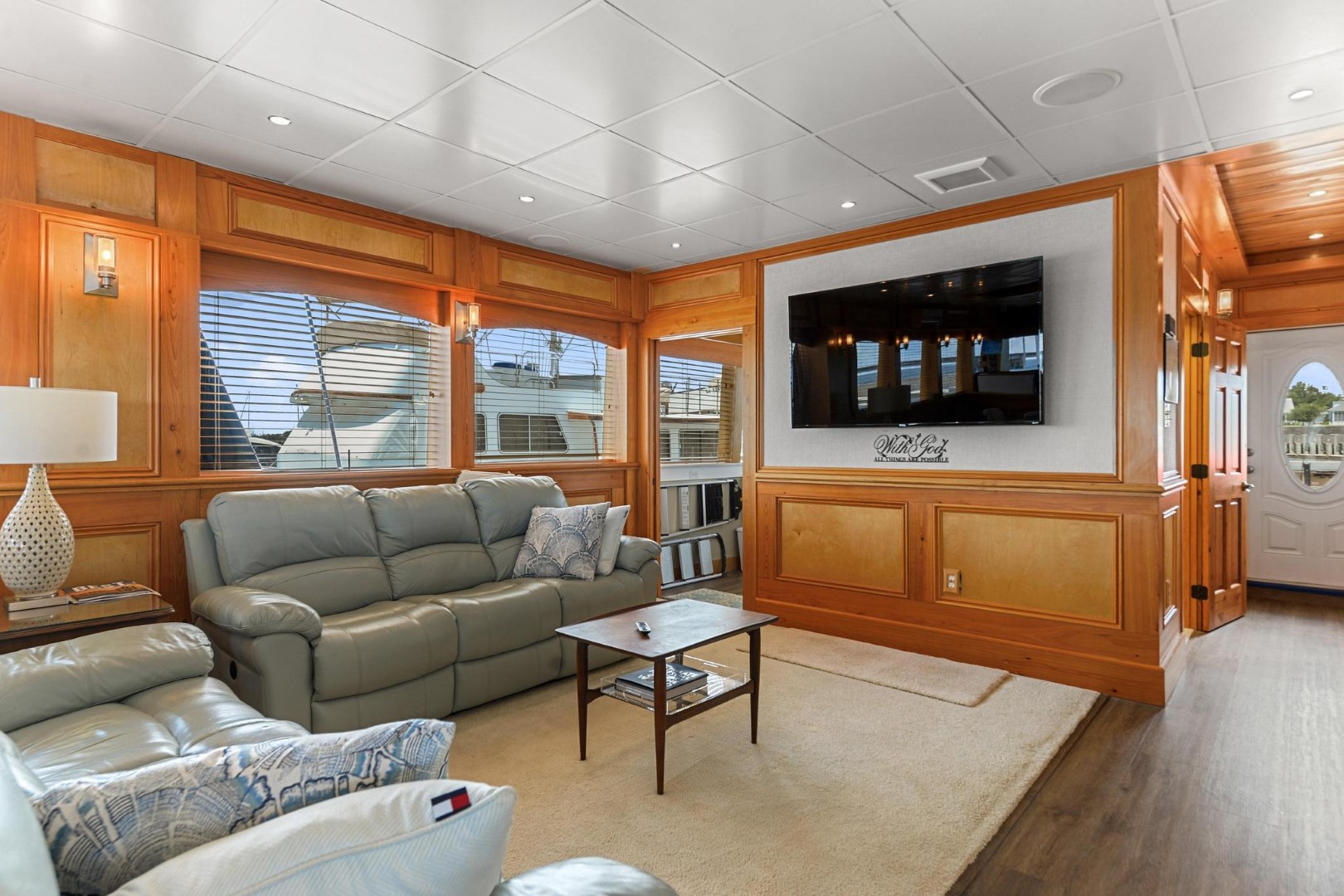 Main deck living room